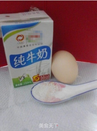 冬日甜品——牛奶炖鸡蛋的做法步骤：1