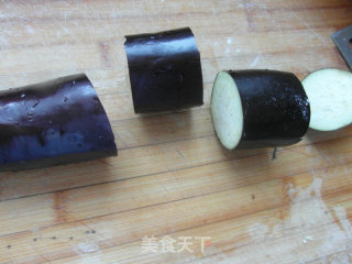 家常烧茄子的做法步骤：1
