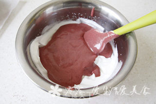 红丝绒奶油夹心蛋糕的做法步骤：8