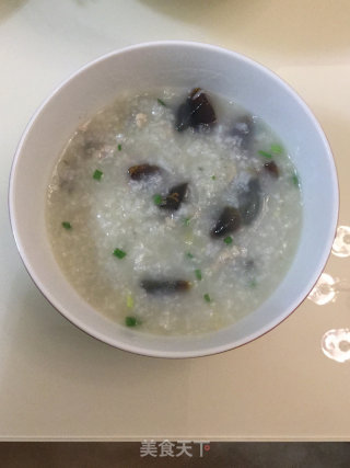 皮蛋瘦肉粥的做法步骤：2