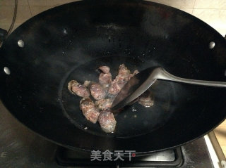 无辣不欢-----------湖南薰肠炒红菜苔的做法步骤：2