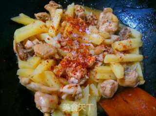 沙茶鸡肉焖土豆的做法步骤：12