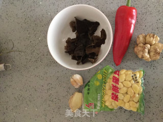 健康小炒—银杏炒山药的做法步骤：1