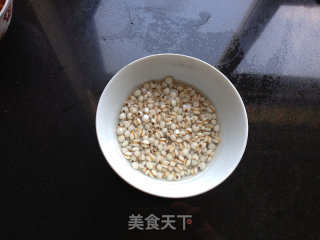 桃胶薏米红豆羹的做法步骤：2