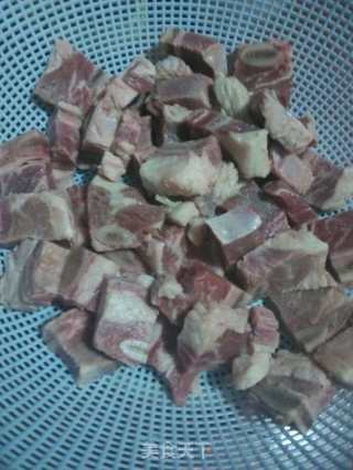 牛排萝卜煲的做法步骤：1