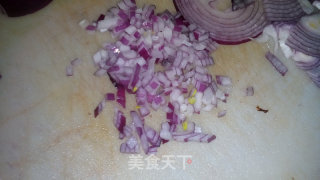 五彩缤纷炒饭的做法步骤：1