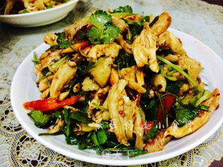 佐酒小凉菜：麻辣鸡腿的做法步骤：2