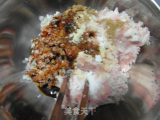 炸藕肉丸子的做法步骤：4