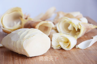 湖南安化蒜苗腊肉炒饭~山哥来了系列美食的做法步骤：1