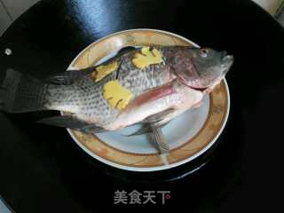 清蒸鱼的做法步骤：2