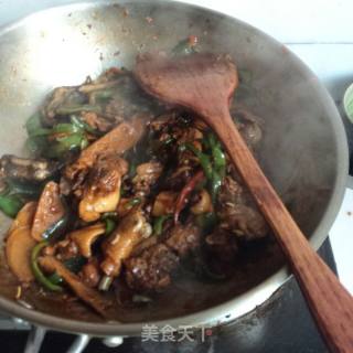 红烧鸡肉的做法步骤：11