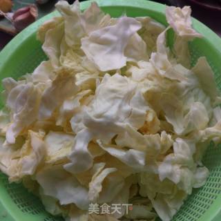 麻辣口味手撕包菜的做法步骤：2