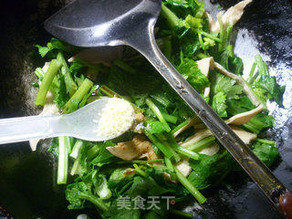 大豆蛋白炒芹菜的做法步骤：8