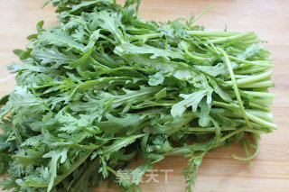【刀鱼焖茼蒿】两者碰撞出极鲜的口味的做法步骤：2
