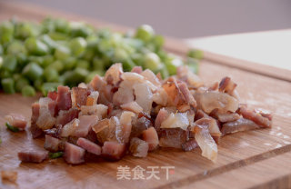 湖南安化蒜苗腊肉炒饭_山哥来了烹饪课堂的做法步骤：1