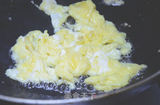 湖南安化蒜苗腊肉炒饭_山哥来了烹饪课堂的做法步骤：3