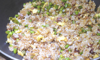 湖南安化蒜苗腊肉炒饭_山哥来了烹饪课堂的做法步骤：7