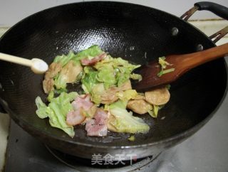 鲍汁培根炒圆白菜的做法步骤：9