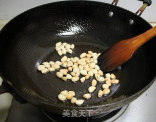 西兰花火腿果仁丁的做法步骤：5