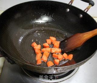 西兰花火腿果仁丁的做法步骤：7
