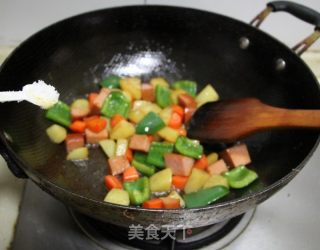 西兰花火腿果仁丁的做法步骤：12