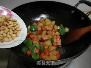 西兰花火腿果仁丁的做法步骤：13
