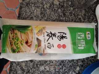 榨菜肉丝面的做法步骤：1