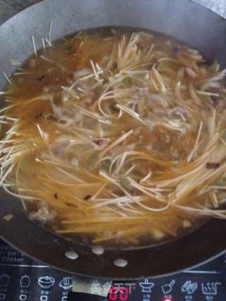 榨菜肉丝面的做法步骤：7