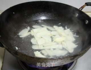培根炒双笋的做法步骤：3