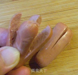 炸热狗肠的做法步骤：3