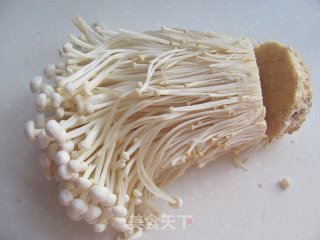 红油金针菇的做法步骤：1