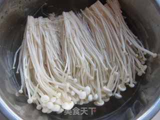 红油金针菇的做法步骤：2
