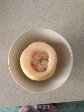 雪梨炖冰糖的做法步骤：1