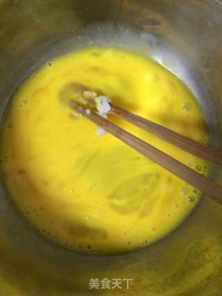 五彩黄金炒饭的做法步骤：4