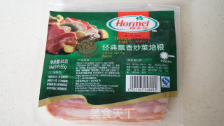 合家欢——经典飘香炒菜培根的做法步骤：1