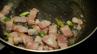 合家欢——经典飘香炒菜培根的做法步骤：8