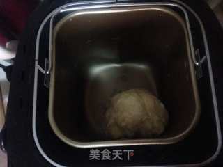 七彩鲜蔬培根披萨的做法步骤：1