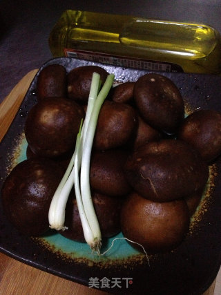 烤香菇的做法步骤：1