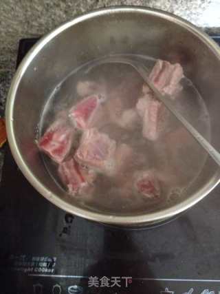 青蛤排骨汤的做法步骤：2