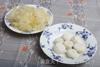 用离火续煮锅做---马蹄雪梨银耳汤（去火）的做法步骤：2