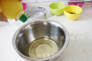 葡萄干酸奶戚风的做法步骤：6