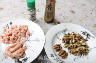 虾仁核桃杏仁粥（补脑必备）的做法步骤：2