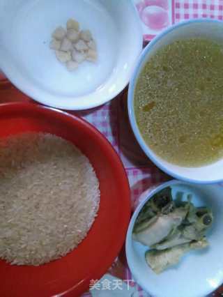 瑶柱鸡丝芹菜粥的做法步骤：1