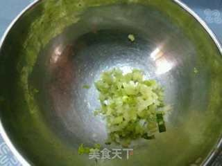 瑶柱鸡丝芹菜粥的做法步骤：5