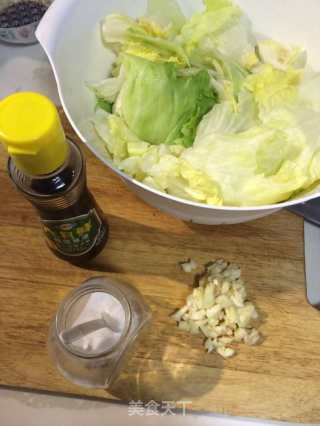 蒜香圆生菜的做法步骤：1