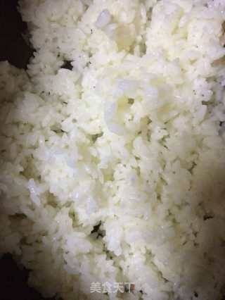 咸鱼黄金炒饭的做法步骤：1