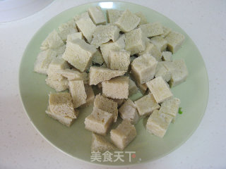 冻豆腐白菜汤的做法步骤：2
