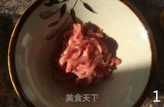 青菜肉丝炒年糕的做法步骤：1