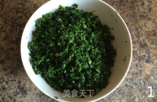 荠菜水饺的做法步骤：1