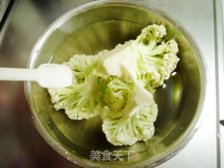 培根干锅花菜的做法步骤：2